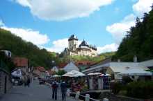 Weg zum Schloss Karlštejn 