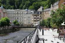 Hôtel Pupp et la rivière de Teplá - Karlovy Vary