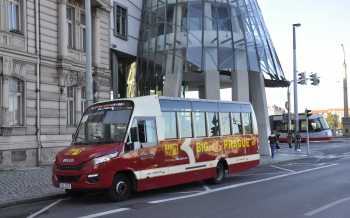 city tour prague bus