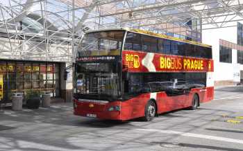 city tour prague bus