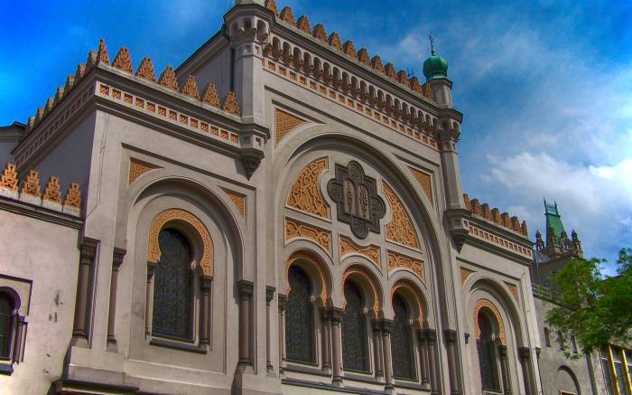 Recorrido a pie - casco antiguo + barrio judío