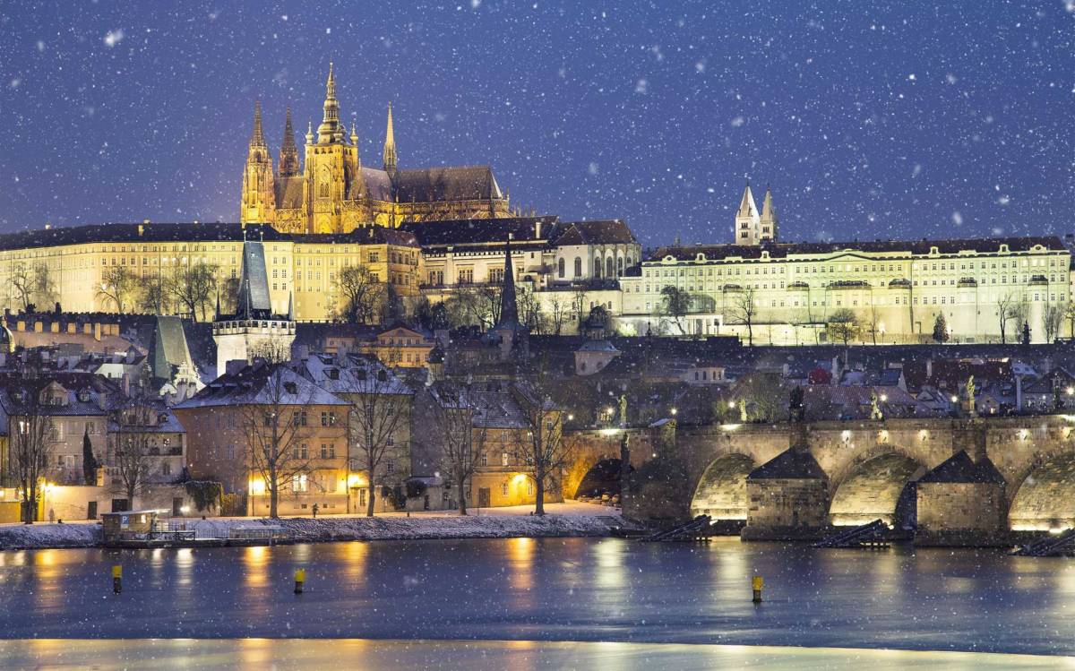 1-hour Christmas Cruise with Czech Sweets